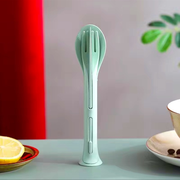 🍴NEW 3 in 1 Travel Portable Cutlery Set - Picture 1 of 4